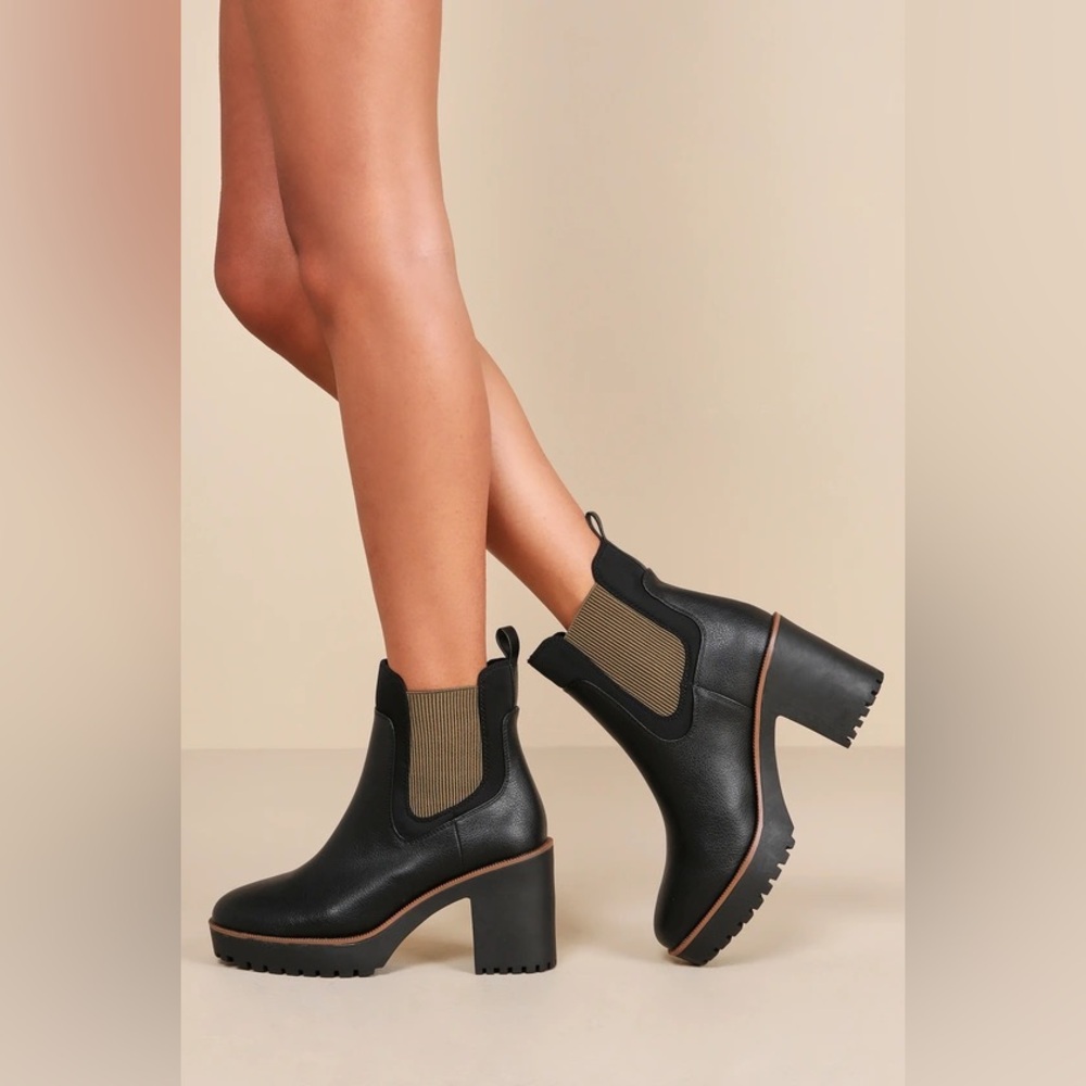 Good Day Black
Platform Ankle Boots
Chinese Laundry